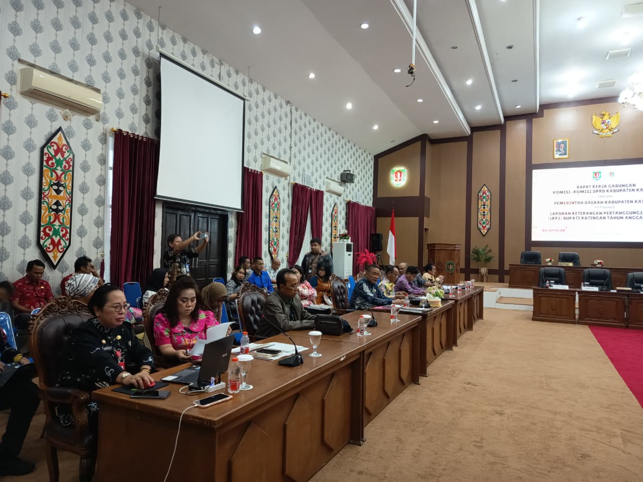 Bapenda Katingan Hadiri Rapat Kerja DPRD Bahas LKPJ Bupati Tahun Anggaran 2025